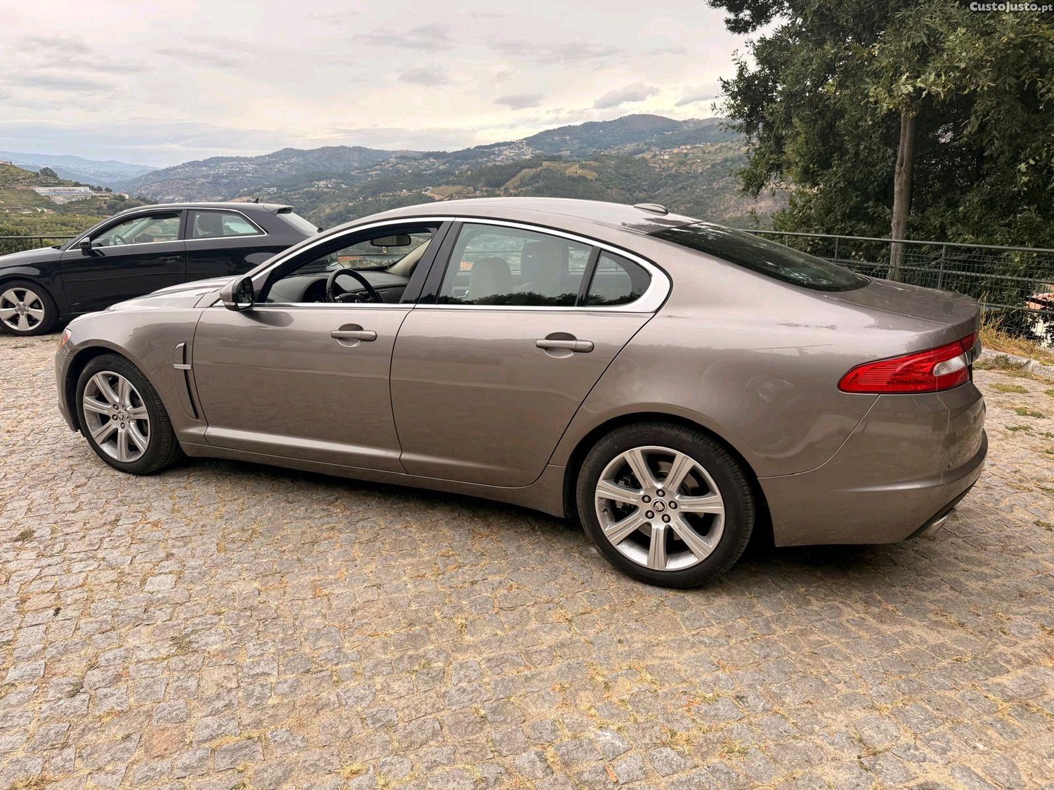 Jaguar XF Luxury Edition — photo 2