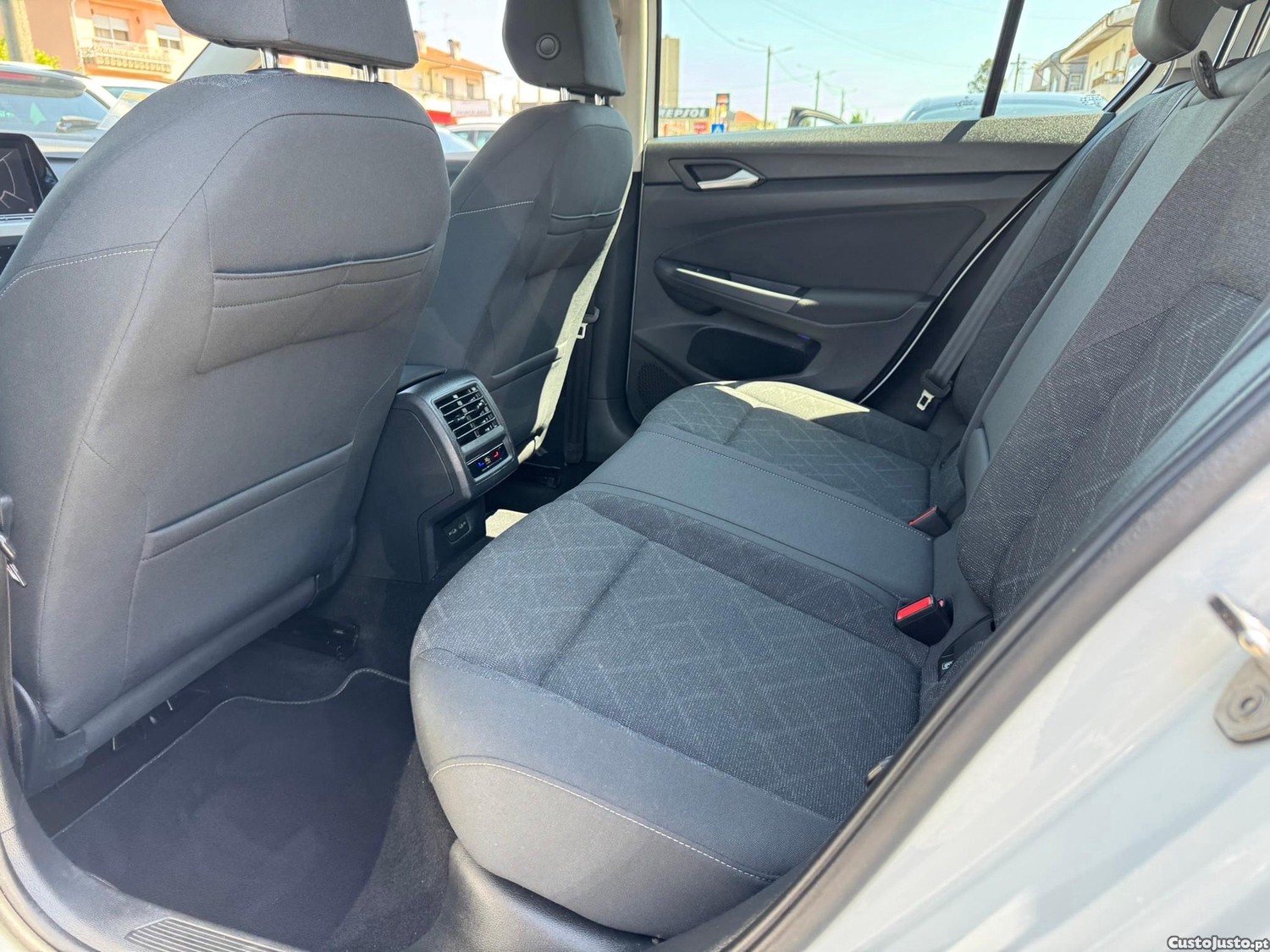 Volkswagen Golf 2.0 TDI Conceptline — fotografia 16