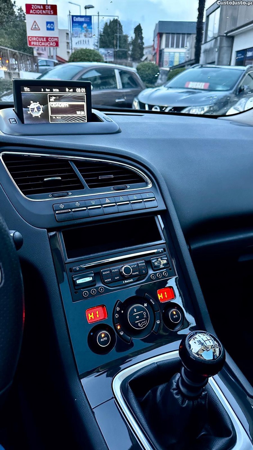 Peugeot 5008 1.6 HDI | 7 LUGARES — fotografia 7
