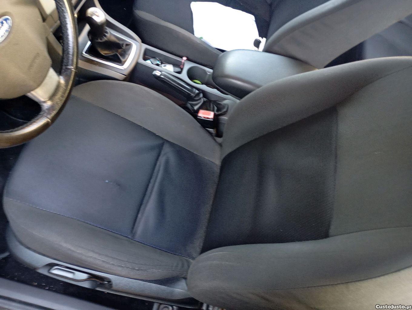 Ford Focus mk2 — fotografia 2