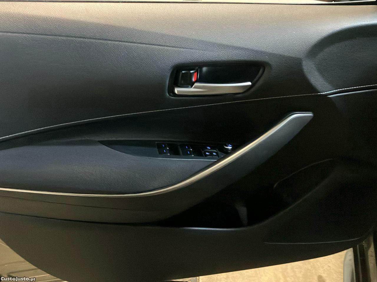 Toyota Corolla Touring Sports 1.8 Hybrid Comfort — fotografia 3