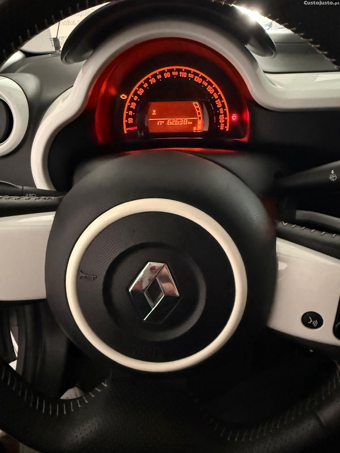 Renault Twingo Dualogic Lounge — fotografia 2