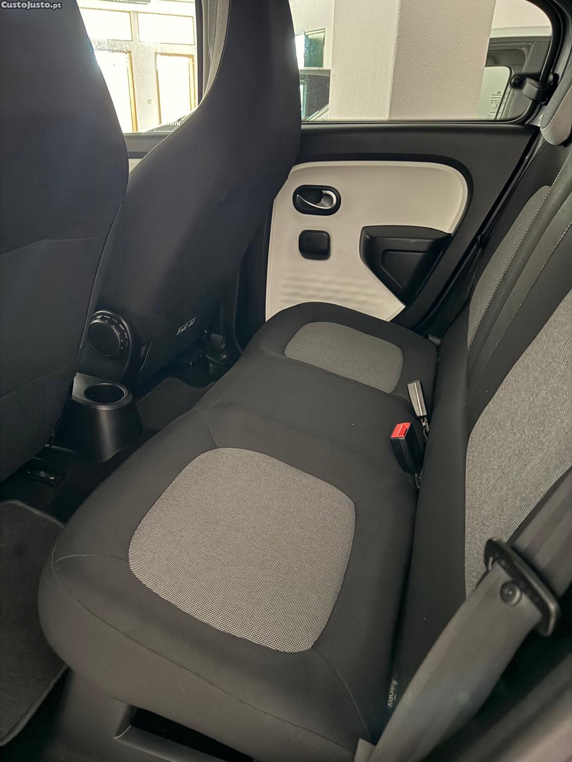 Renault Twingo Dualogic Lounge — fotografia 3