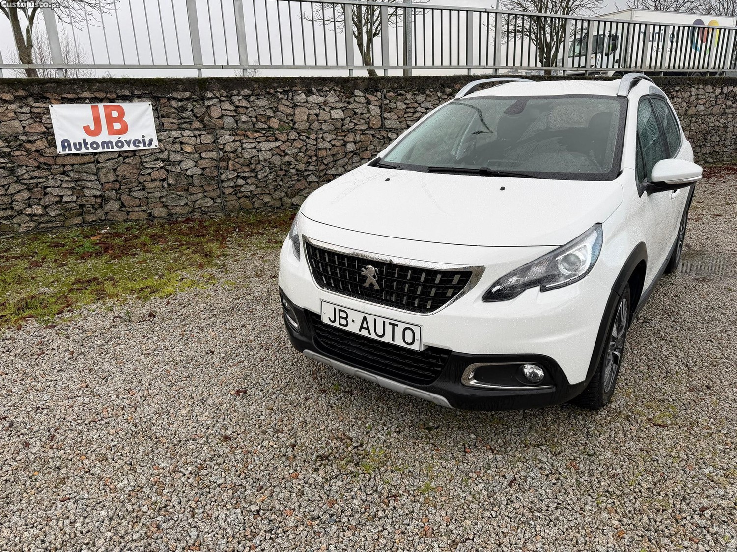 Peugeot 2008 1.2 PureTech Allure - 18 foto 2