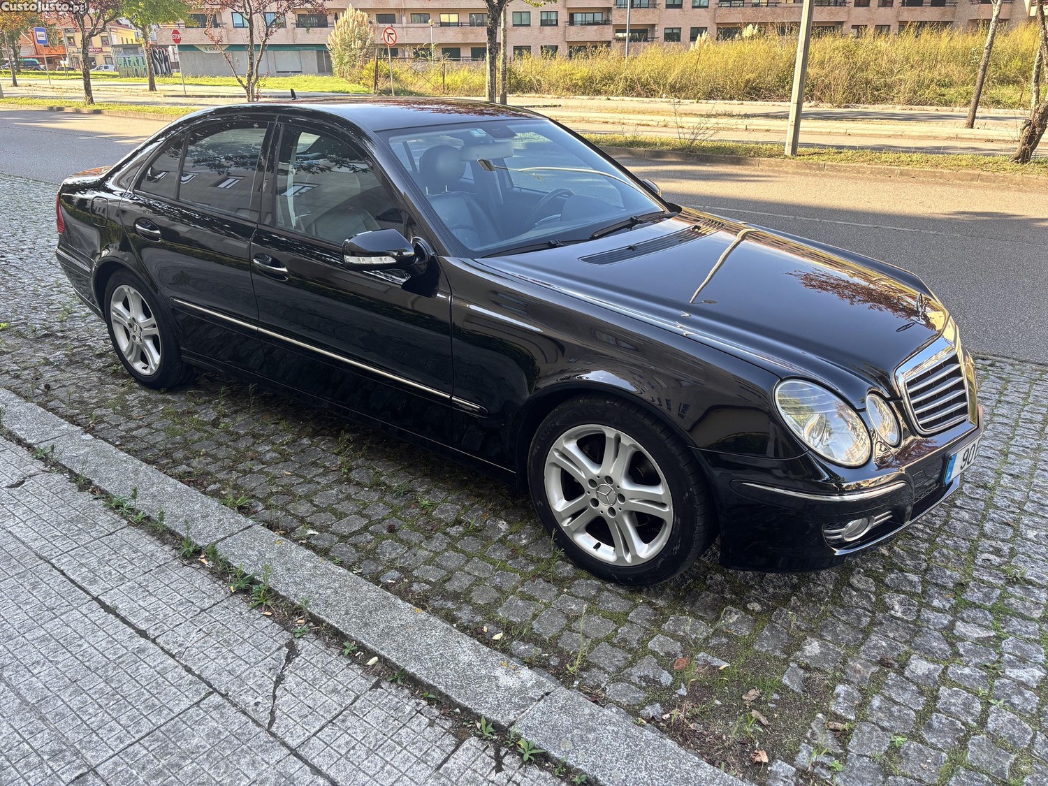 Mercedes-Benz E 220 Avantgarde  Cx. Automático Nacional — photo 4