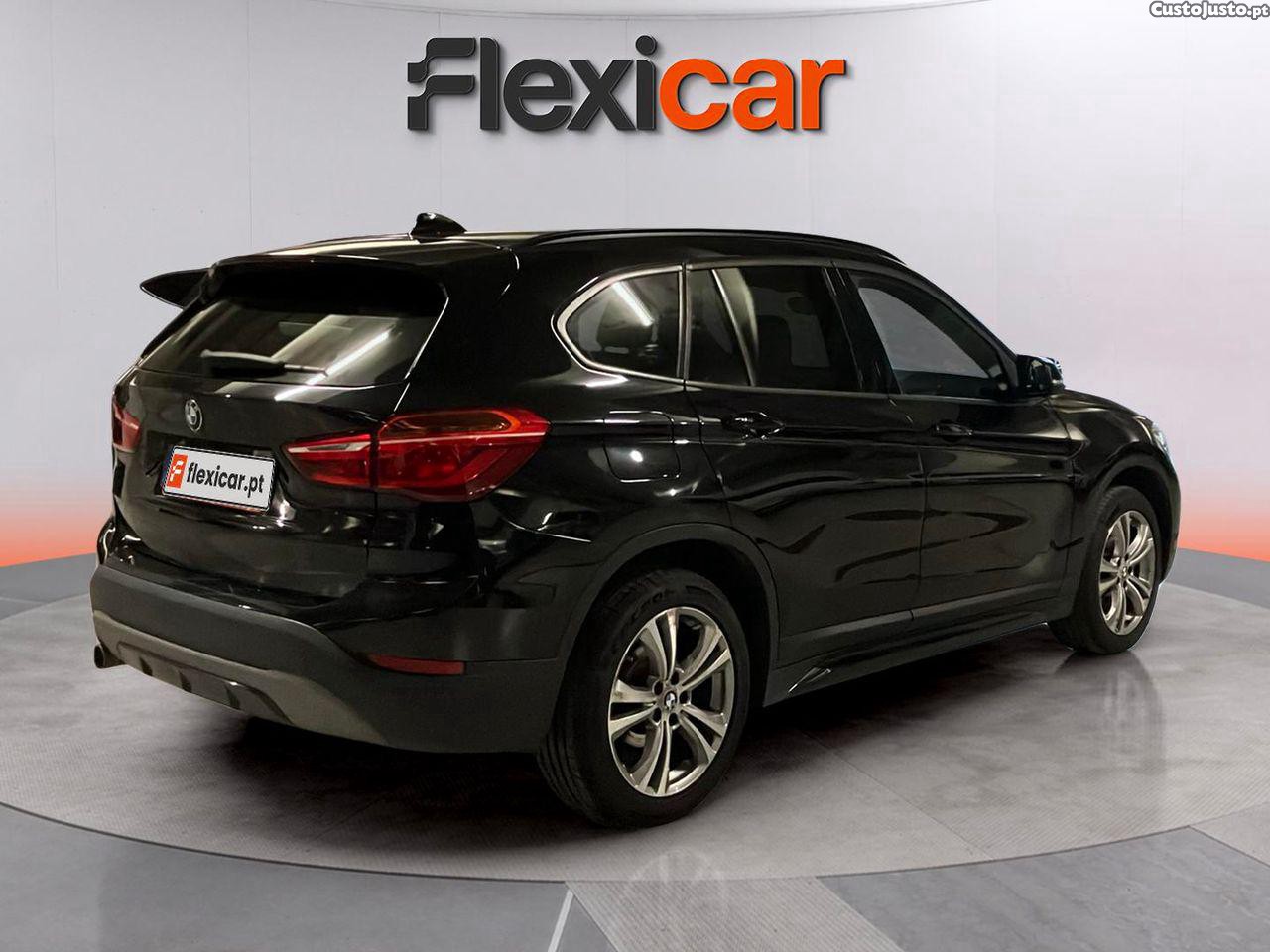 BMW X1 16 d sDrive Line Sport - 17 foto 4