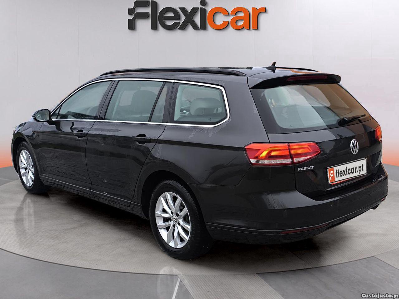 Volkswagen Passat 1.6 TDI Confortline DSG — fotografia 6