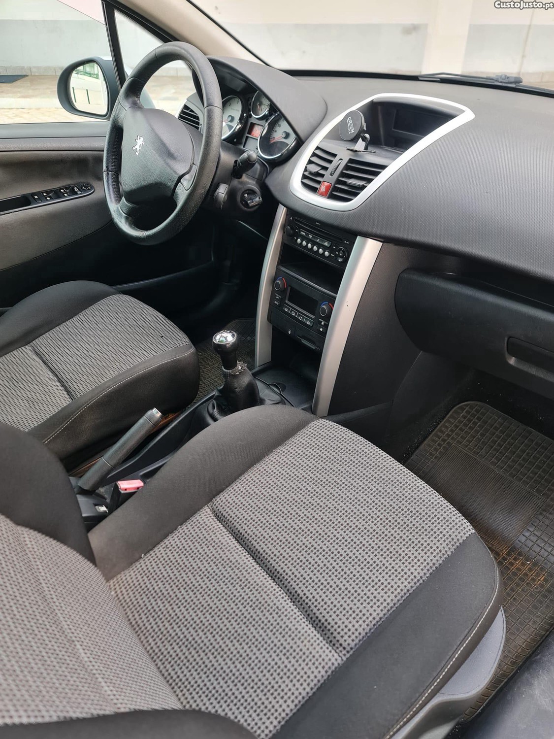 Peugeot 207 SW 1.6 HDI Sport - 09 foto 5