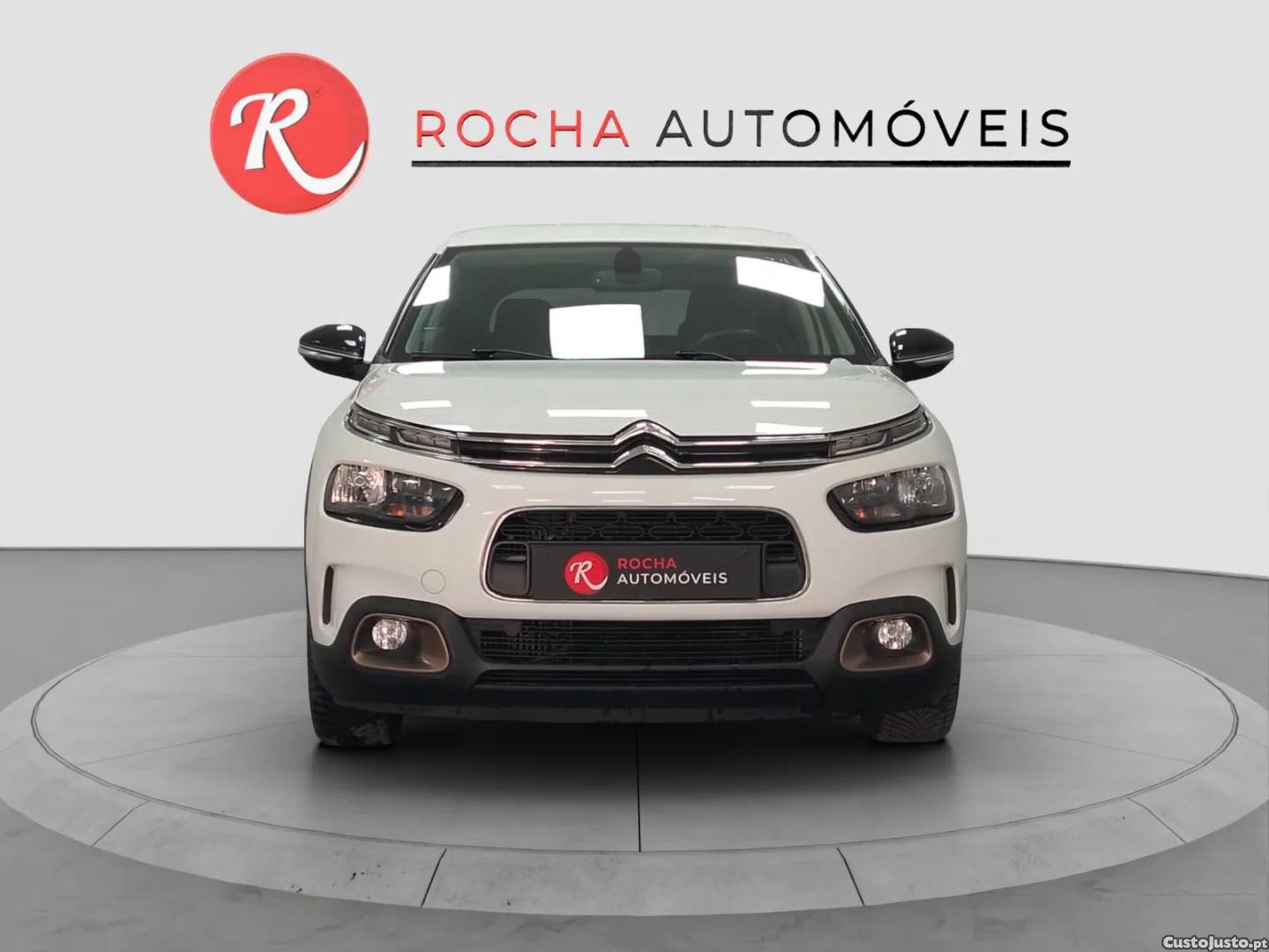 Citroën C4 1.2 PureTech Shine EAT6 — photo 2