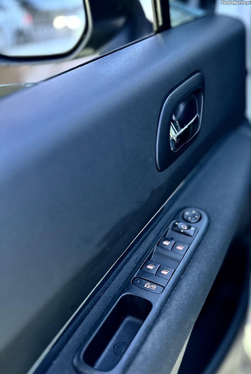 Peugeot 5008 1.6 HDI | 7 LUGARES — fotografia 6