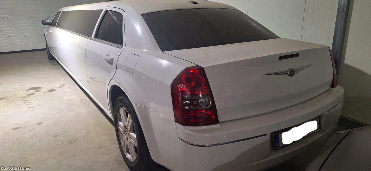 Chrysler 300 C LIMOUSINE — fotografia 4