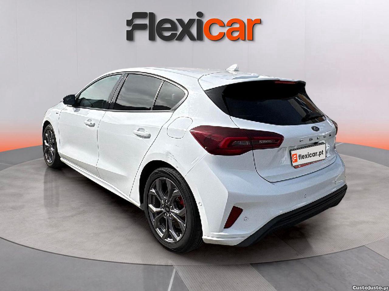 Ford Focus 1.0 EcoBoost MHEV ST-Line — fotografia 13