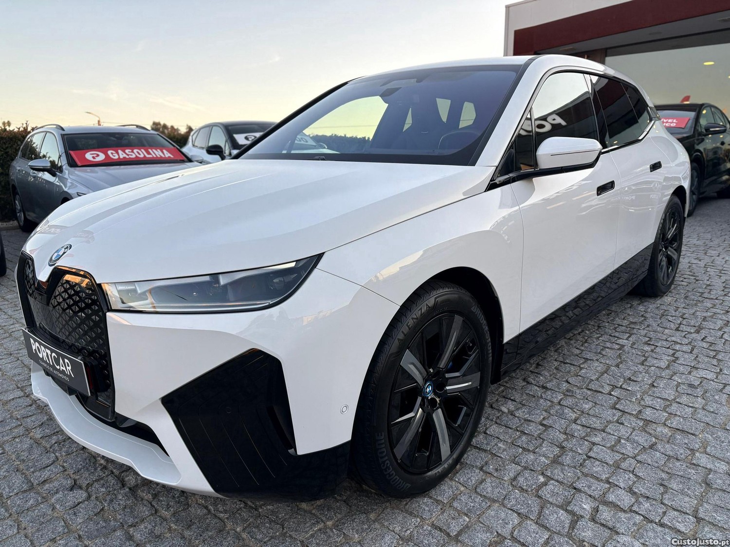 BMW iX xDrive 40 Pack Desportivo - 23 — photo 5