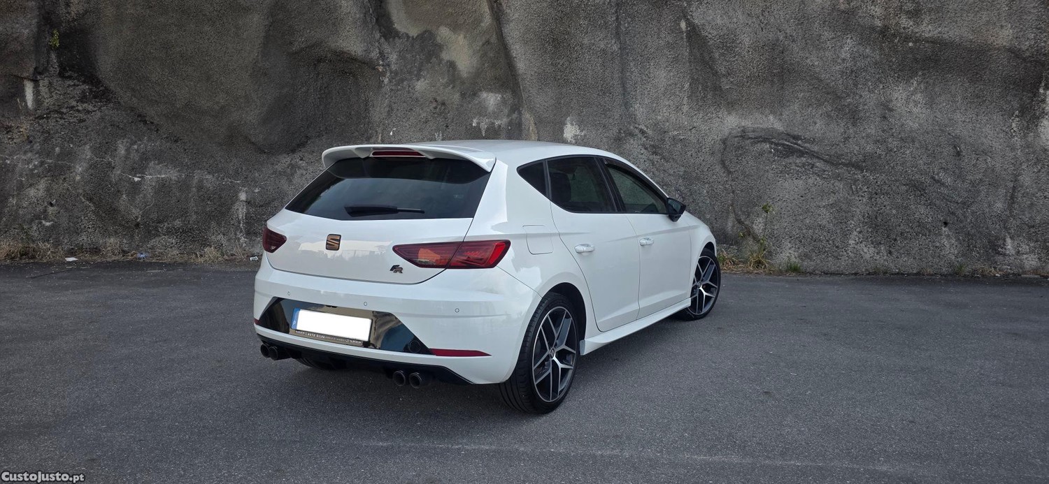 SEAT Leon 1.5 TSI FR DSG-7 — fotografia 8