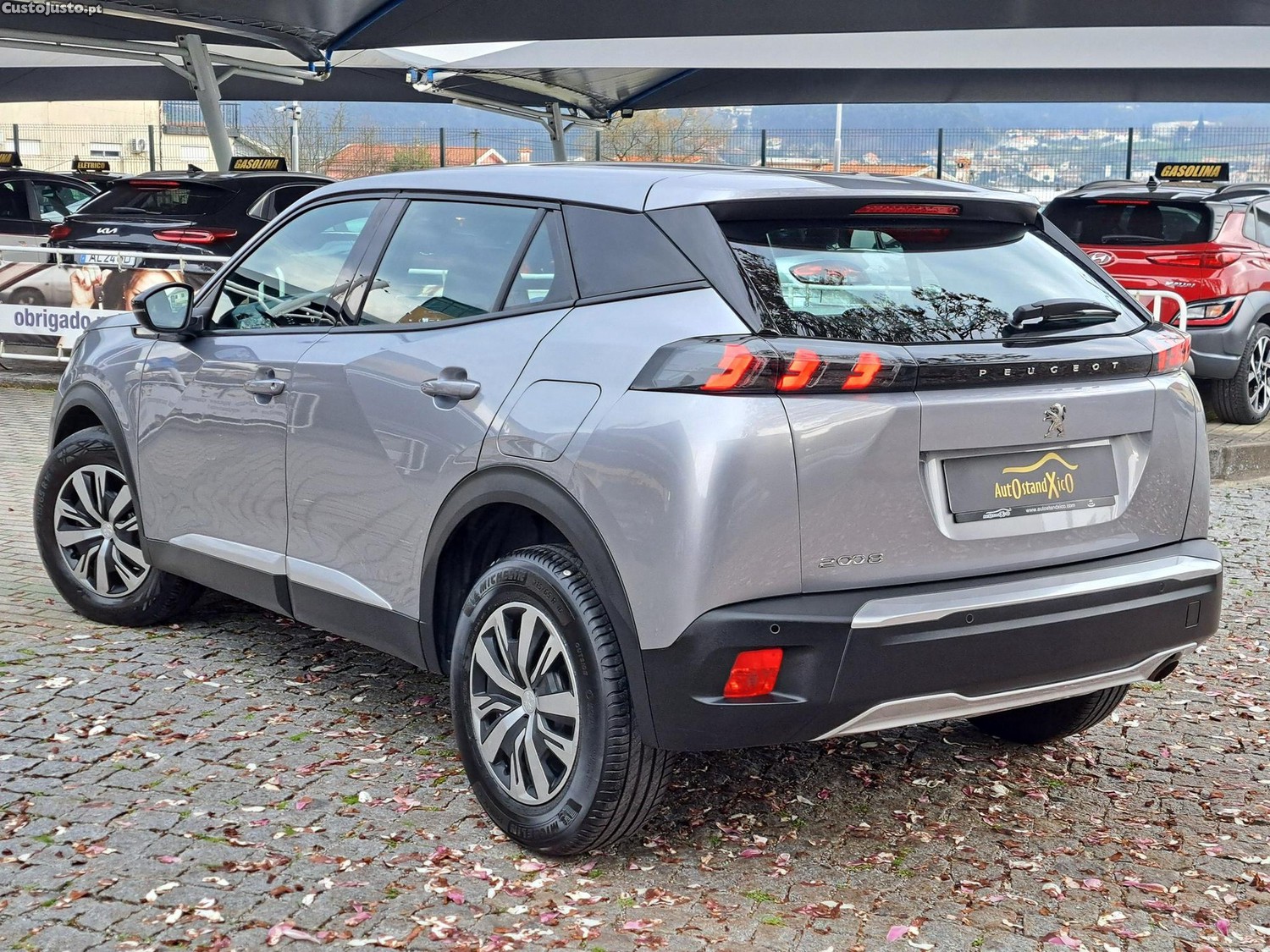 Peugeot 2008 1.2 PureTech Active Pack — fotografia 24