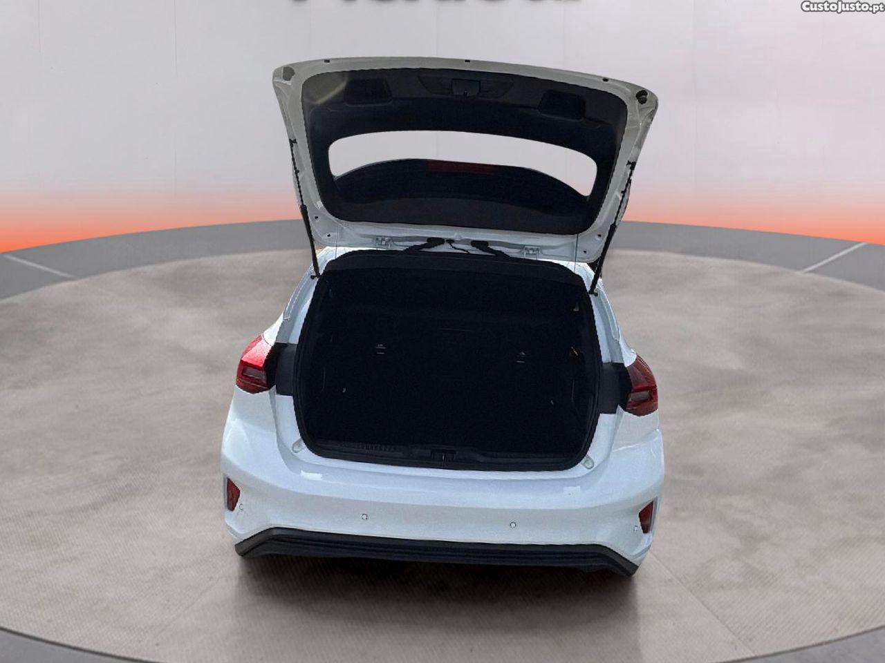 Ford Focus 1.0 EcoBoost MHEV ST-Line — fotografia 11