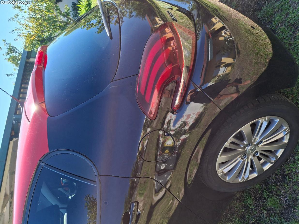 Peugeot 208 1.2 Style 82 cv — photo 3