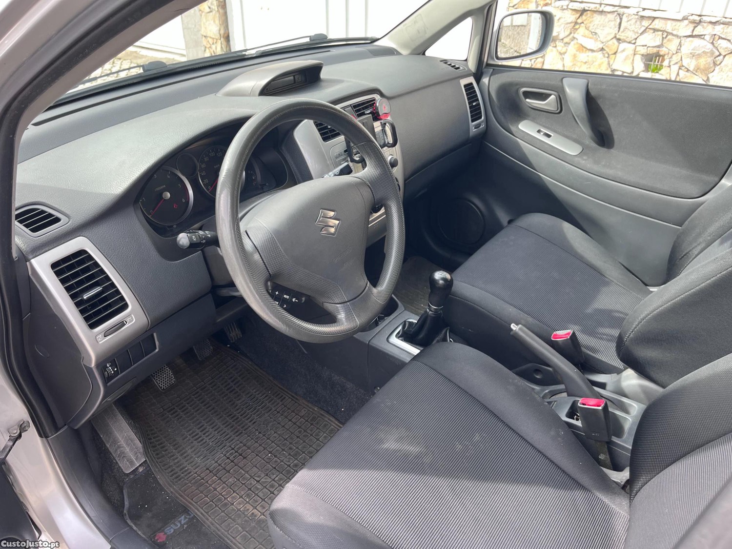 Suzuki Liana 1.4DDis GLX — fotografia 5
