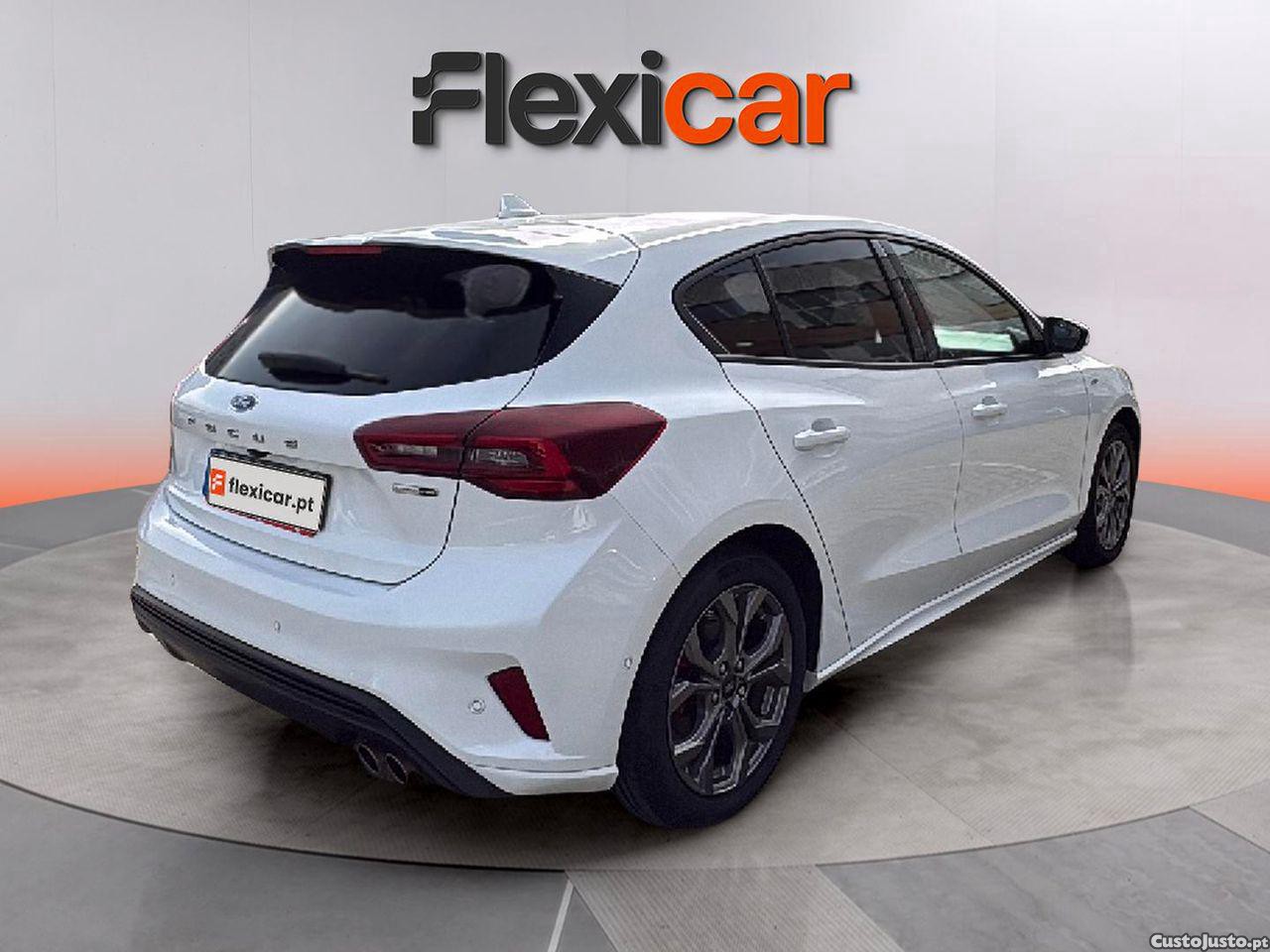 Ford Focus 1.0 EcoBoost MHEV ST-Line — fotografia 10