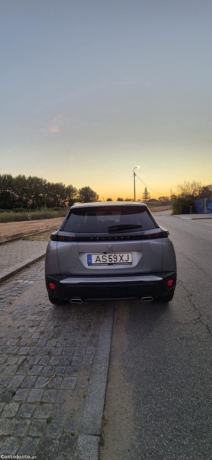Peugeot 2008 1.2 PureTech Allure Pack 130cv - 22 foto 2