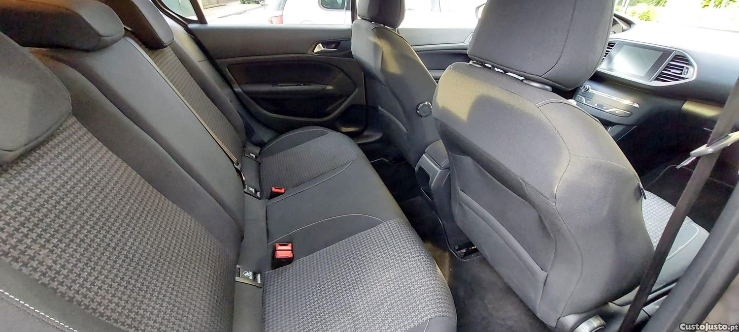 Peugeot 308 1.6 BlueHDi Style — fotografia 5