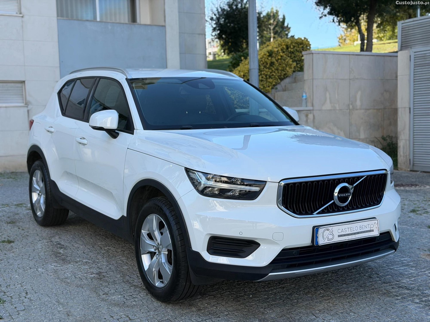 Volvo XC40 1.5 T3 — photo 2
