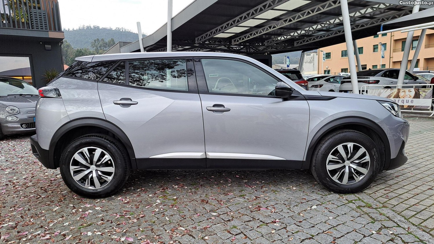 Peugeot 2008 1.2 PureTech Active Pack — fotografia 23
