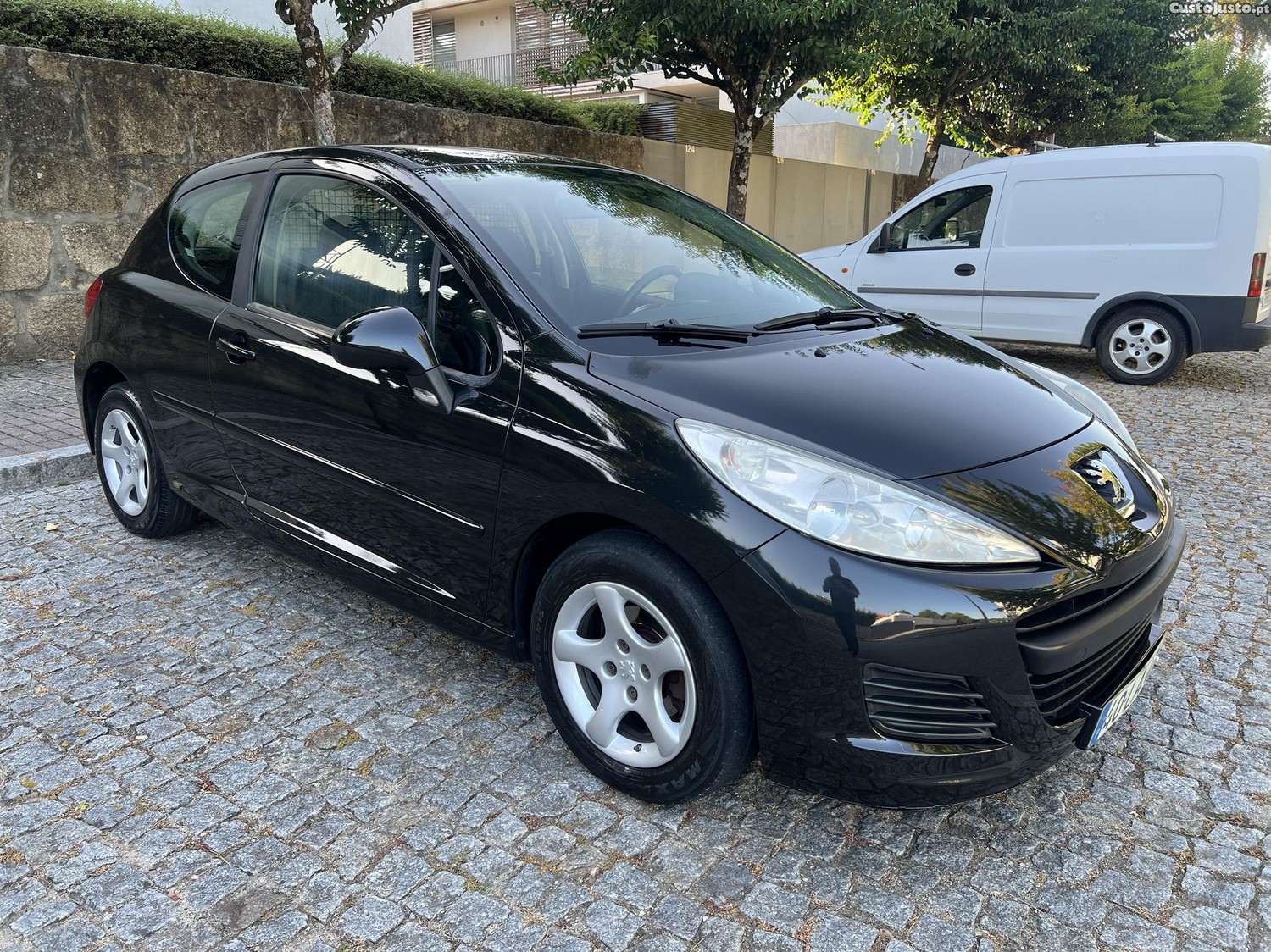 Peugeot 207 1.4 HDI XA Van — photo 3