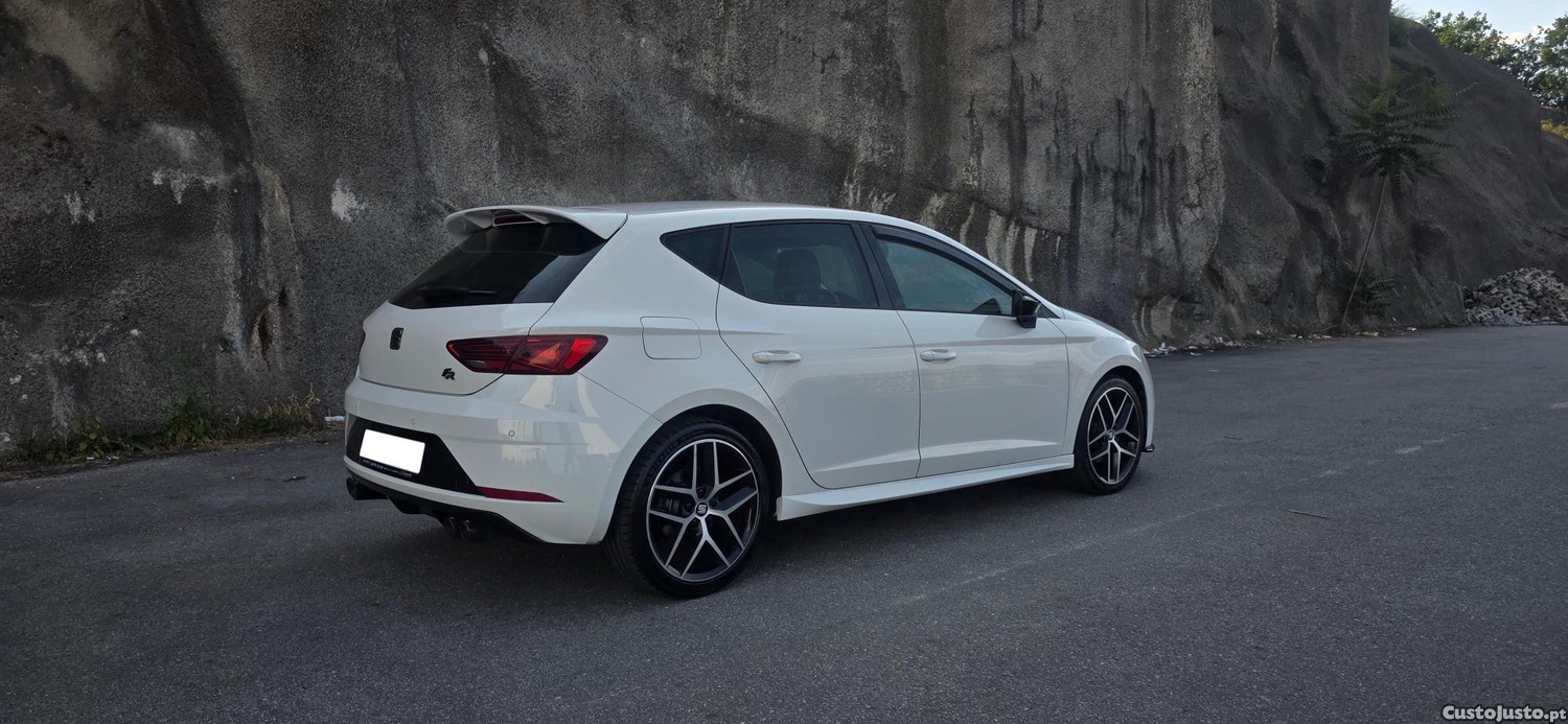 SEAT Leon 1.5 TSI FR DSG-7 — fotografia 6