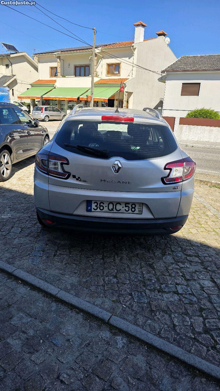 Renault Mégane 1.5 Dci 5 lugares - 10 — photo 4
