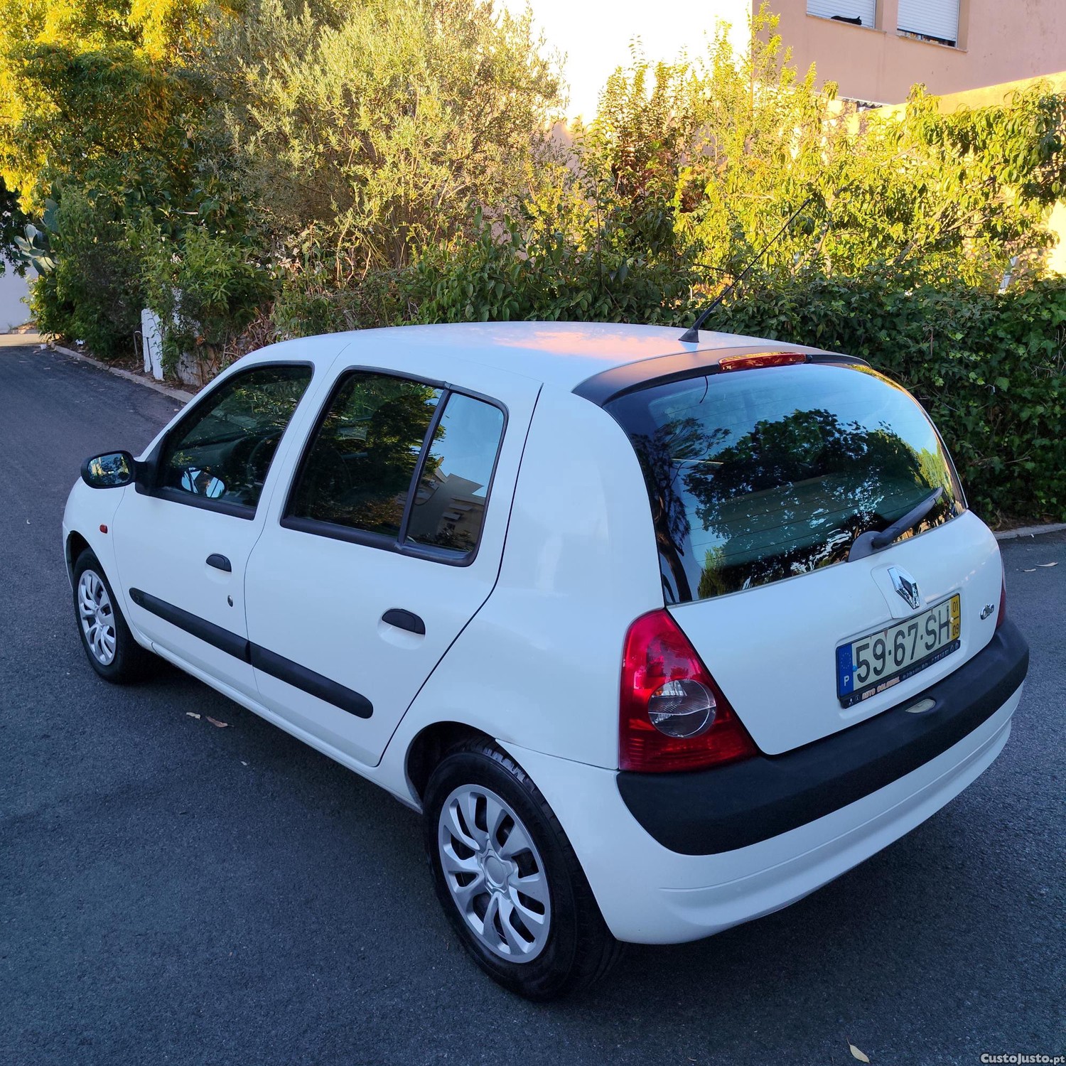 Renault Clio 1.2cc - 01 foto 3