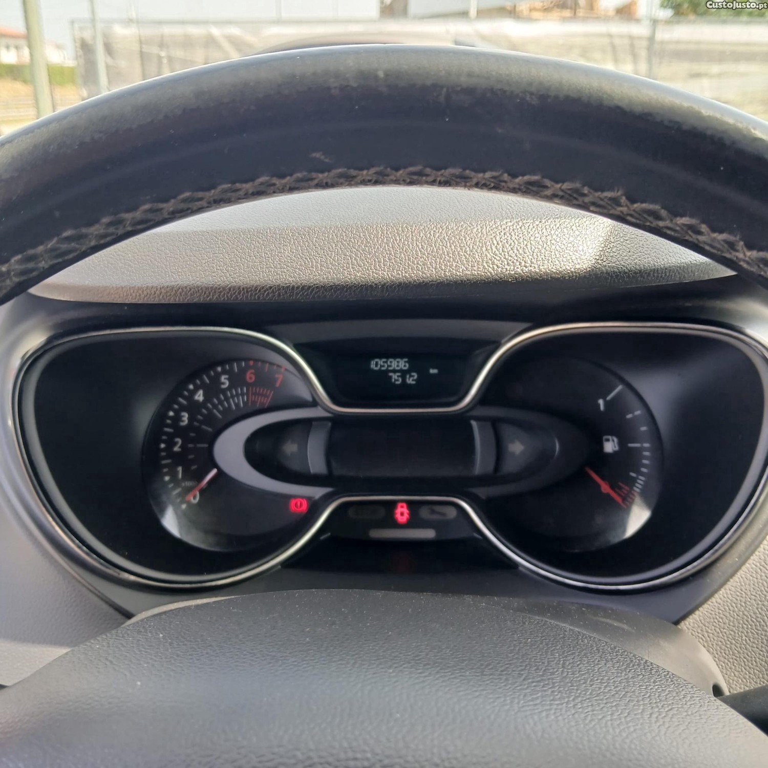 Renault Captur 0.9 TCE Exclusive — photo 3