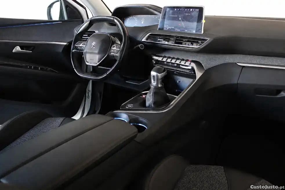 Peugeot 5008 PureTech 130 EAT6 Allure — photo 5