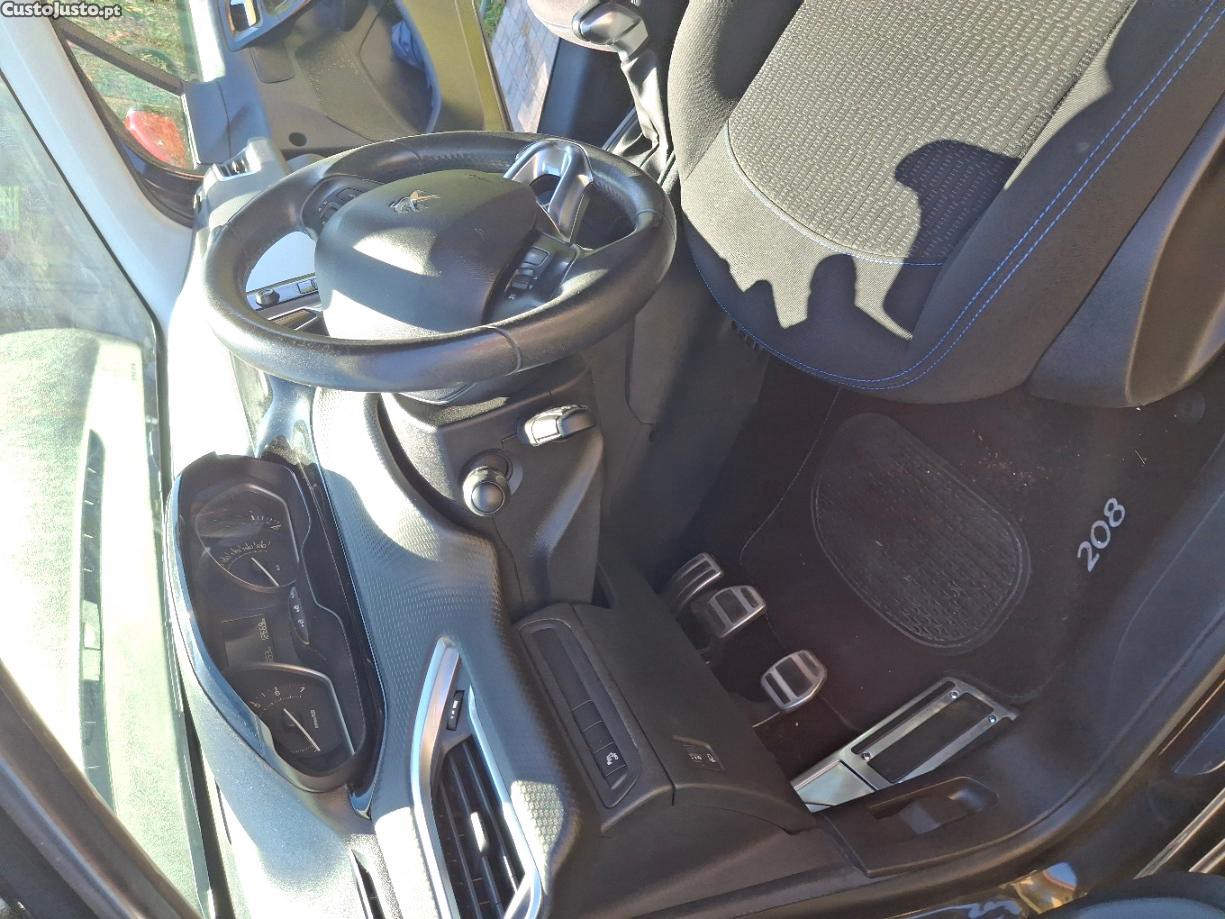 Peugeot 208 1.2 Style 82 cv — photo 5