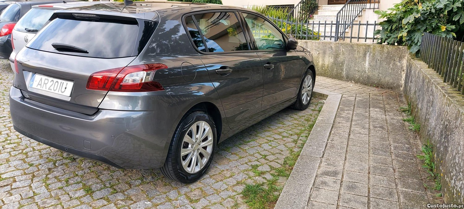 Peugeot 308 1.6 BlueHDi Style — fotografia 11
