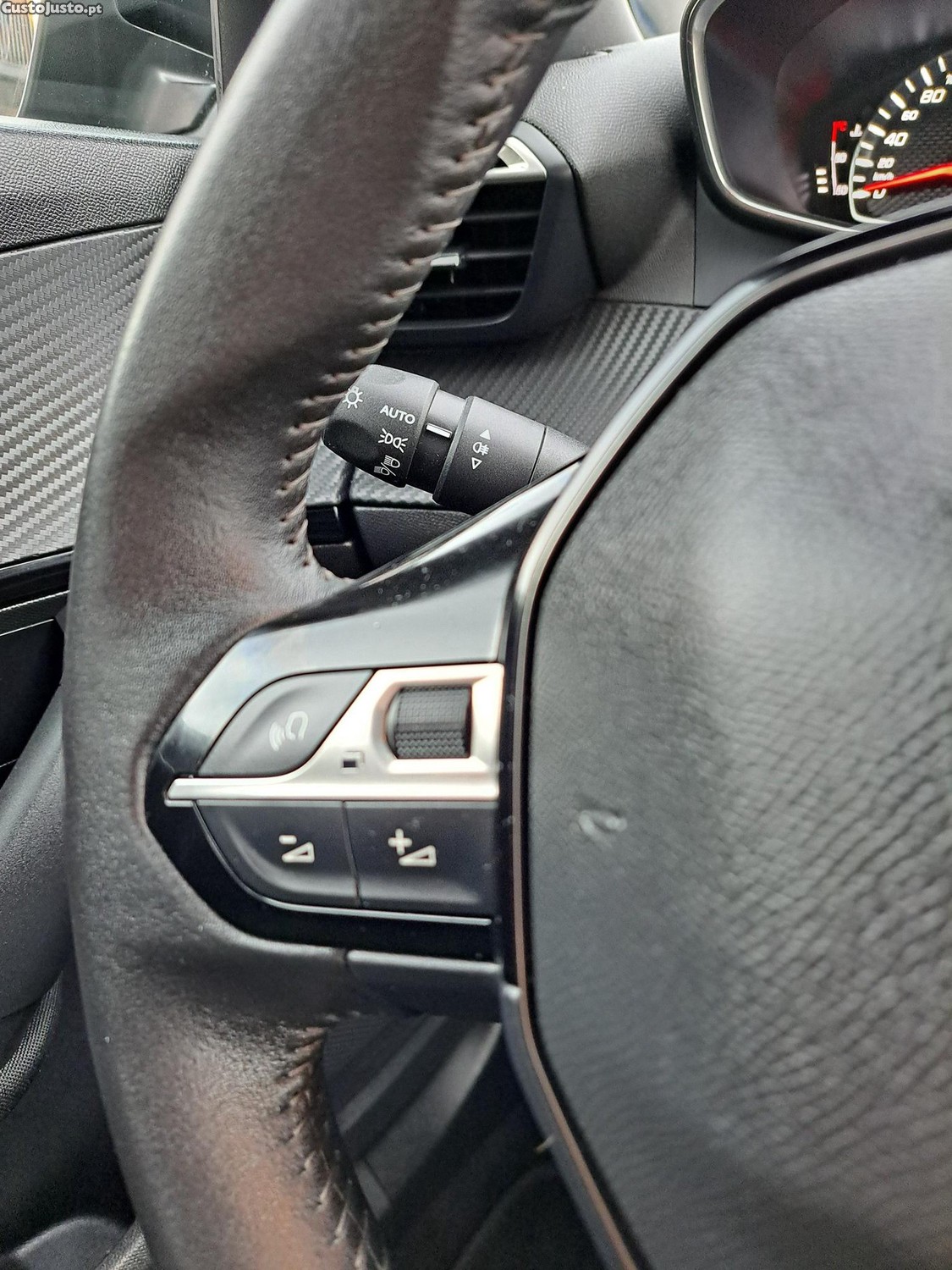 Peugeot 2008 1.2 PureTech Active Pack — fotografia 18