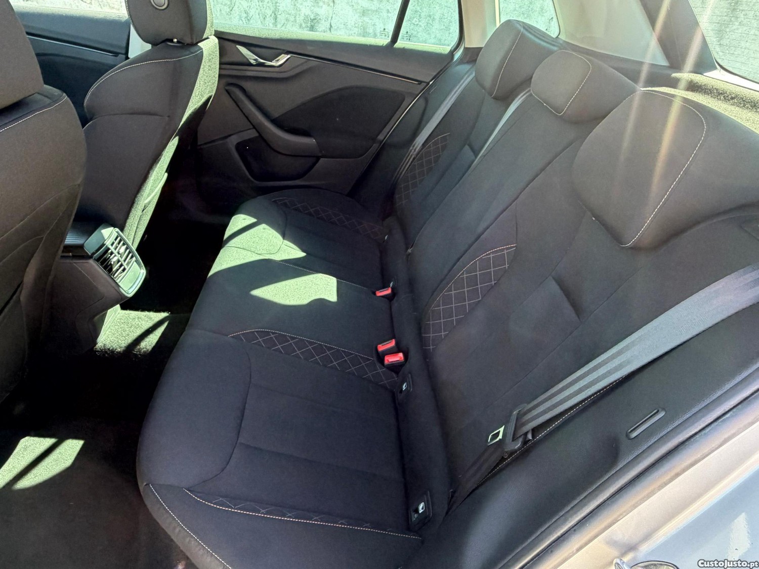 Skoda Kamiq 1.0 TSI — fotografia 2