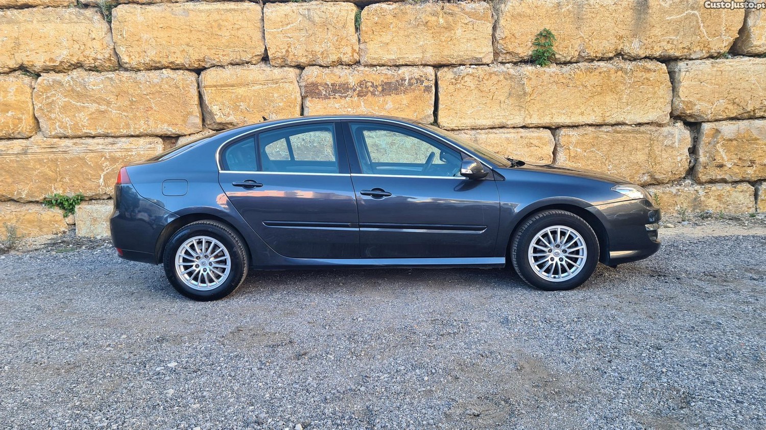 Renault Laguna 1.5 dCi Dynamique S - 12 foto 4