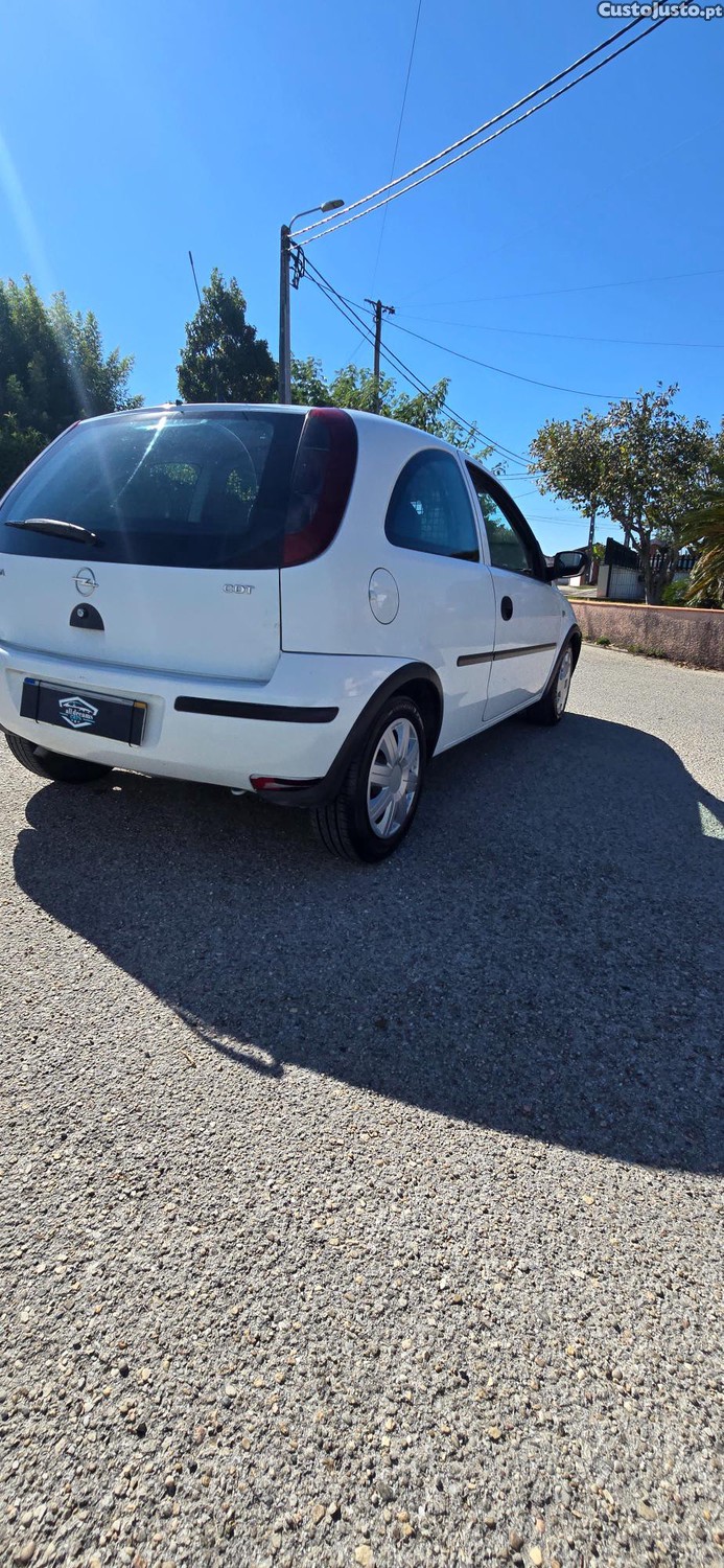 Opel Corsa CDTI Ano 2004 — photo 4