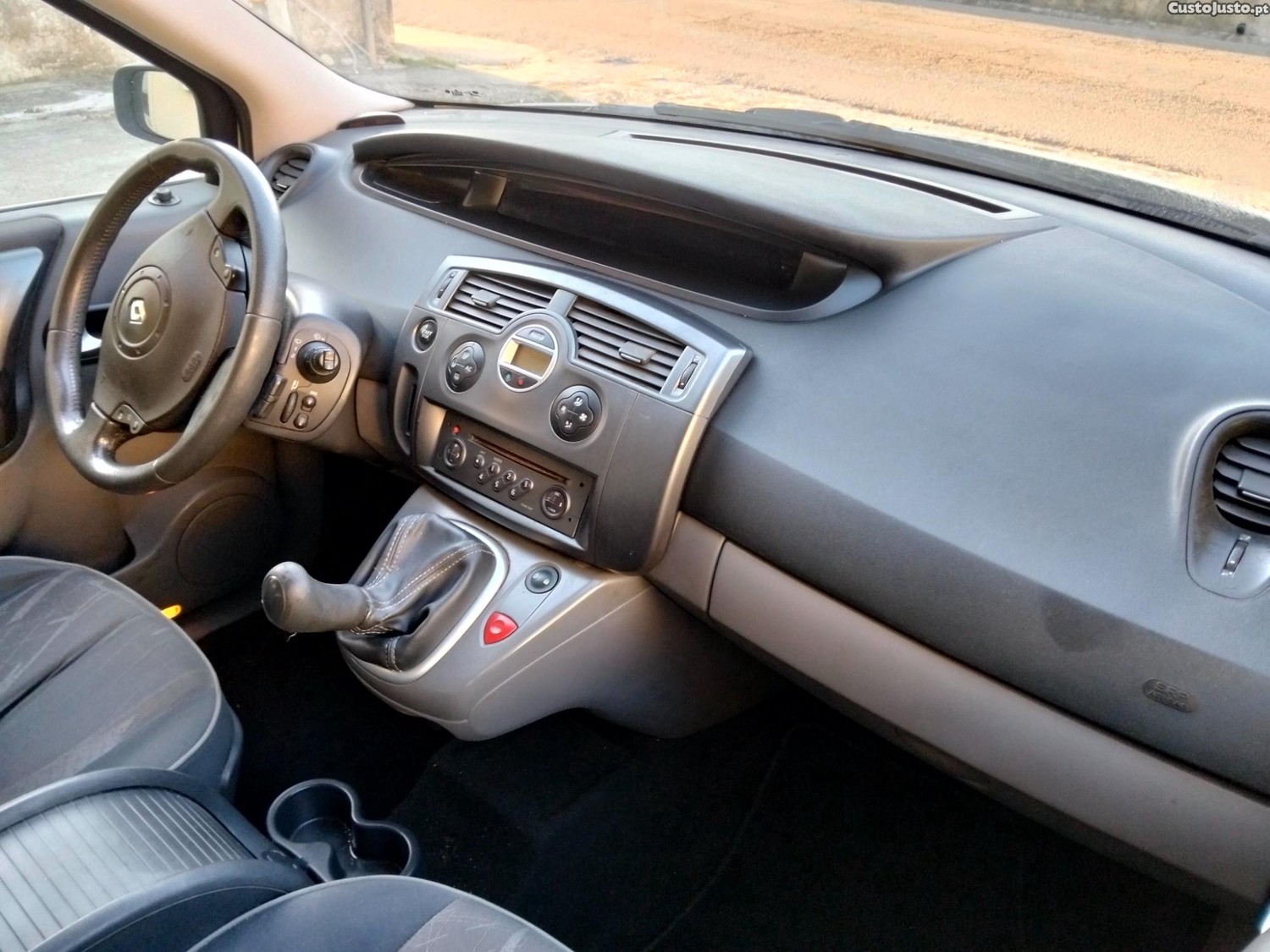 Renault Scénic 1.4 Gasolina 16V ano 2003 - 03 foto 5