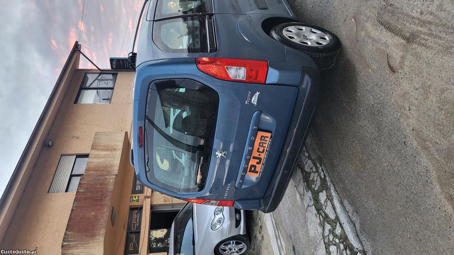 Peugeot Partner 1.6 HDI 110CV 5 lugares TEPEE — photo 4