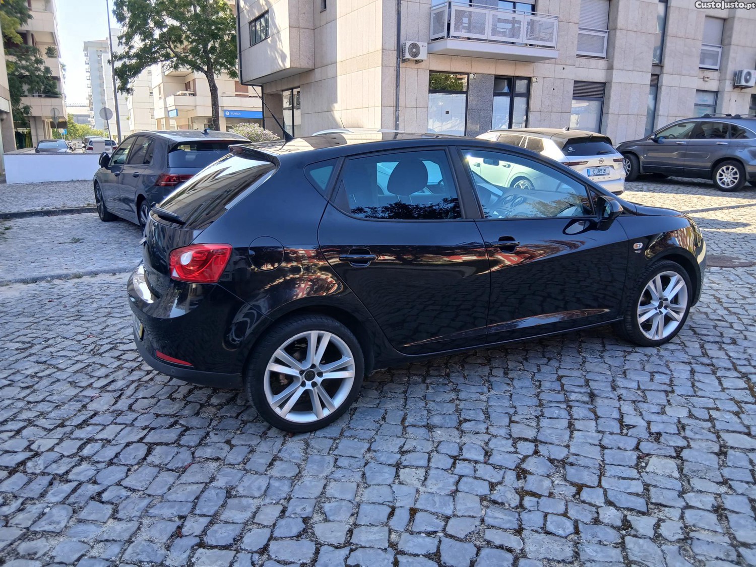 SEAT Ibiza 1.6 TDI 105 cv Diesel — fotografia 3