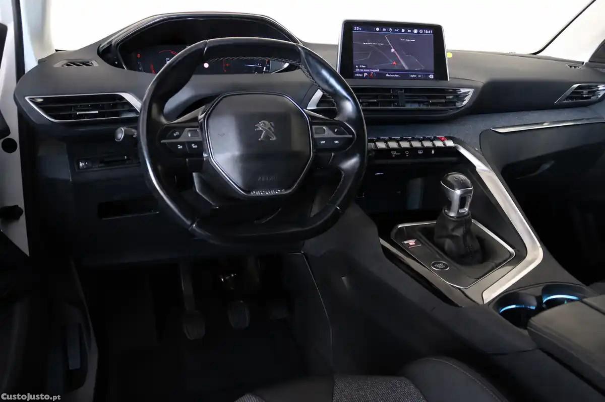 Peugeot 5008 PureTech 130 EAT6 Allure — photo 4