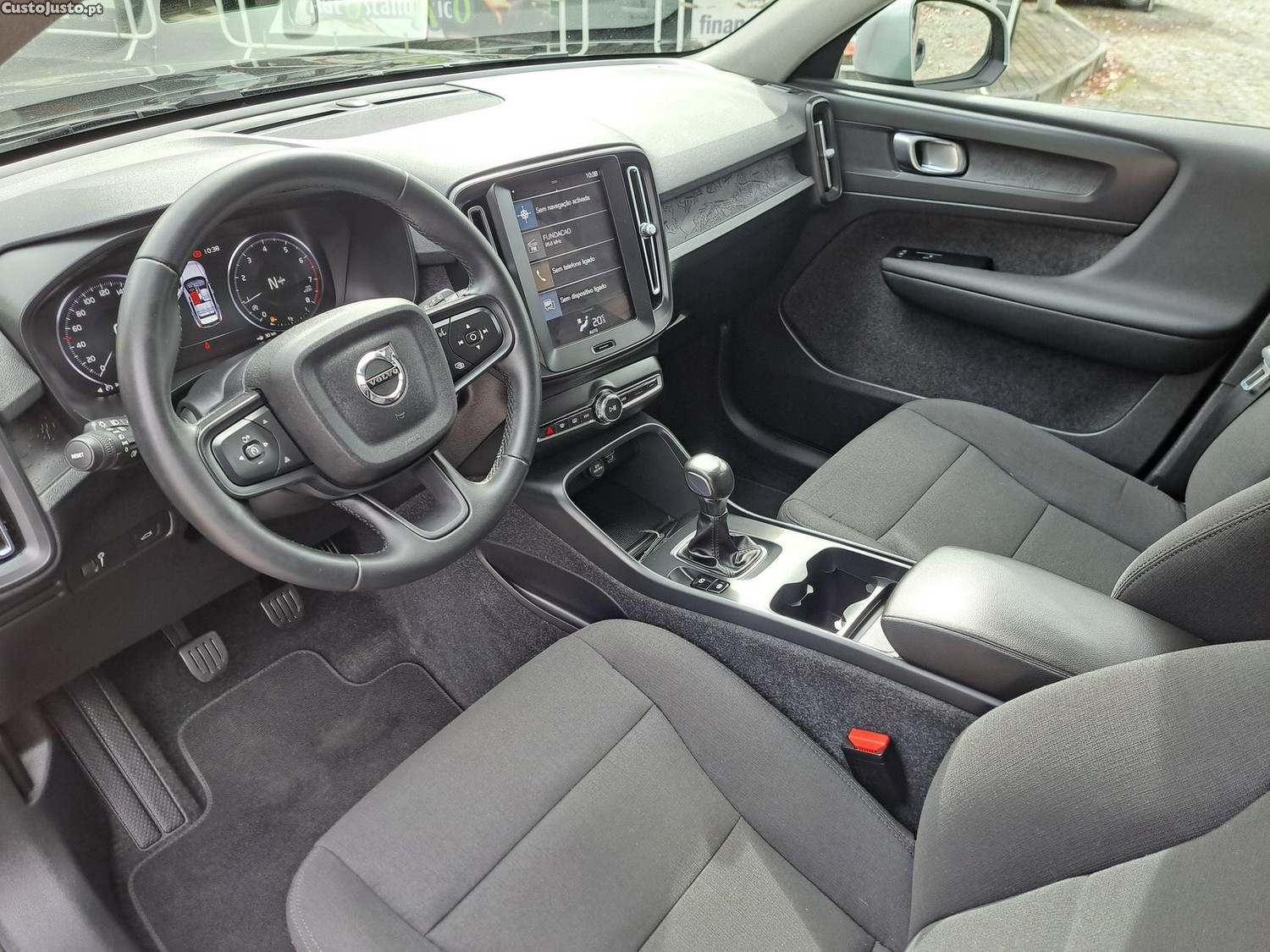 Volvo XC40 1.5 T2 Momentum Core - 22 foto 5