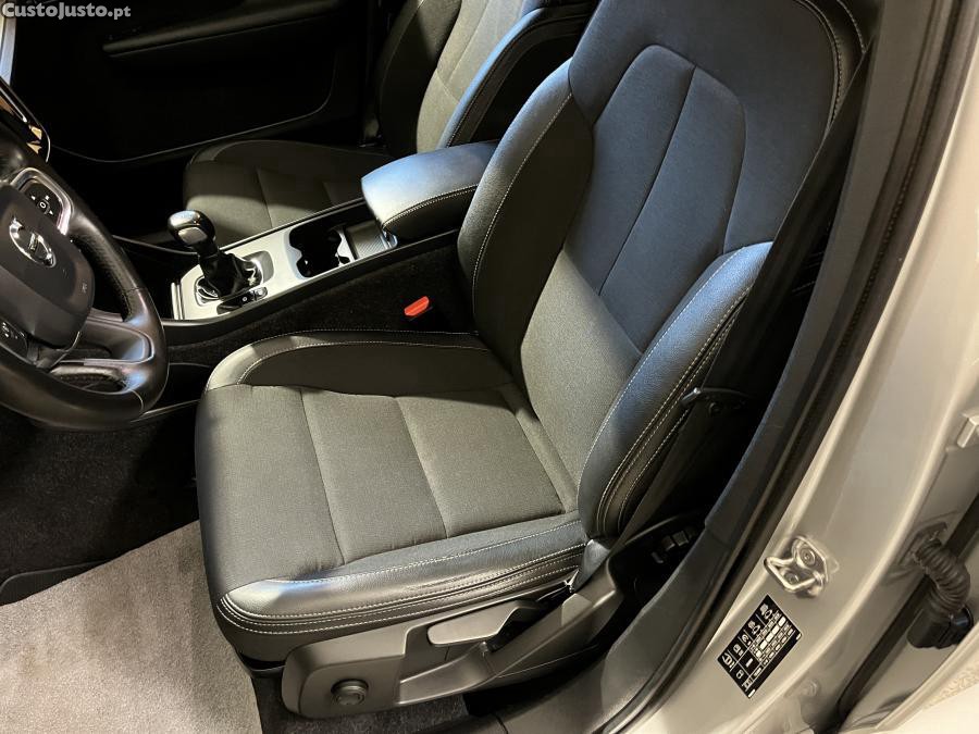 Volvo XC 40 2.0 D3 — fotografia 12