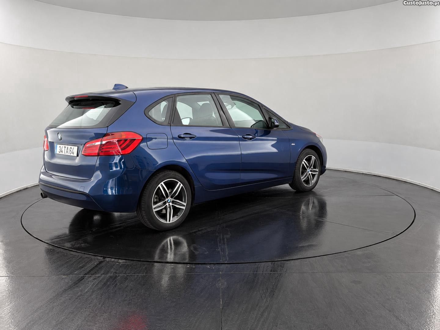 BMW 218 Active Tourer D LINE SPORT — photo 2
