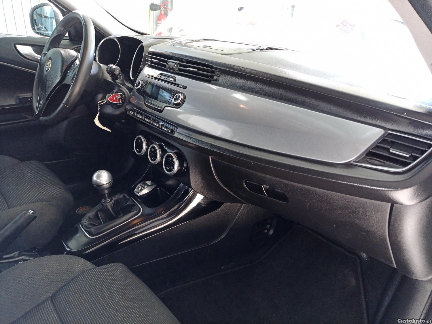 Alfa Romeo Giulietta 1.6 JTDM 105cv Turismo — fotografia 4