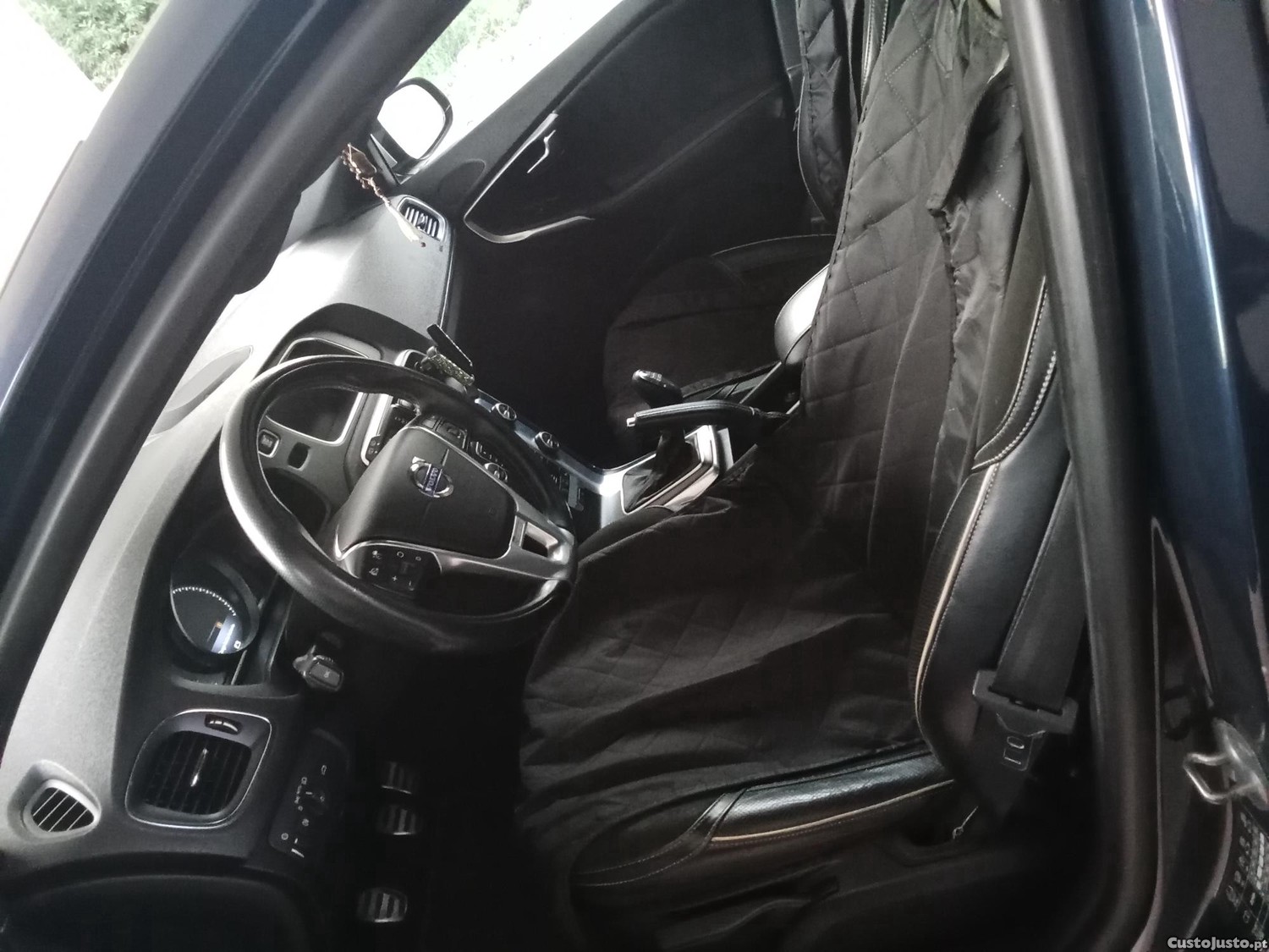 Volvo V40 R design — photo 2