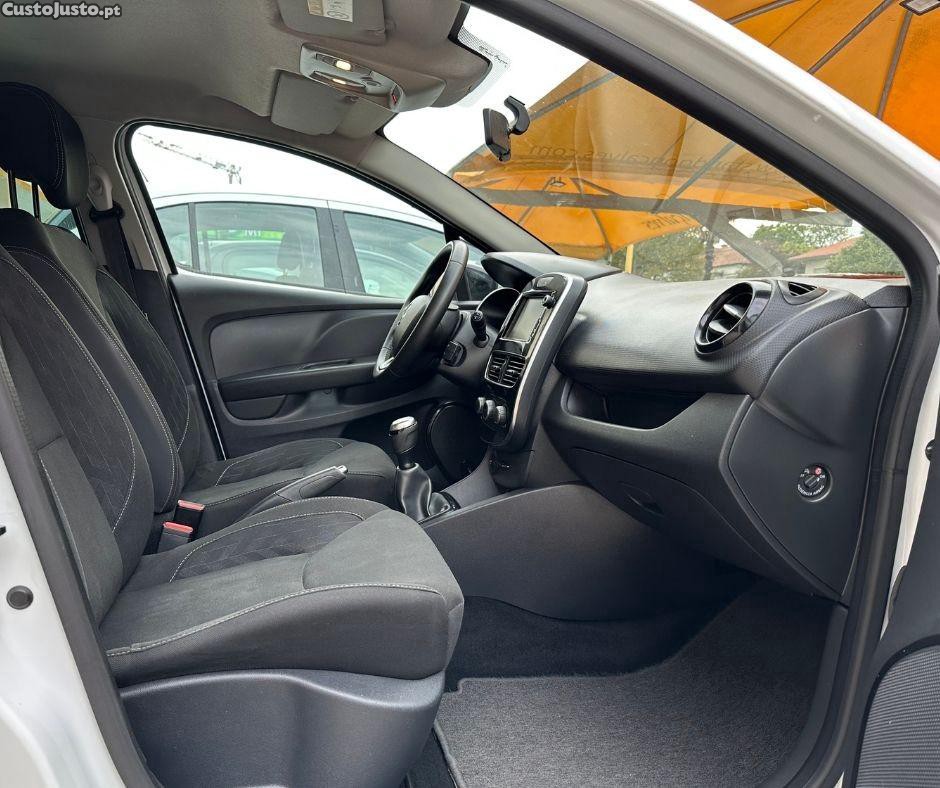 Renault Clio 0.9 TCE Limited — fotografia 11