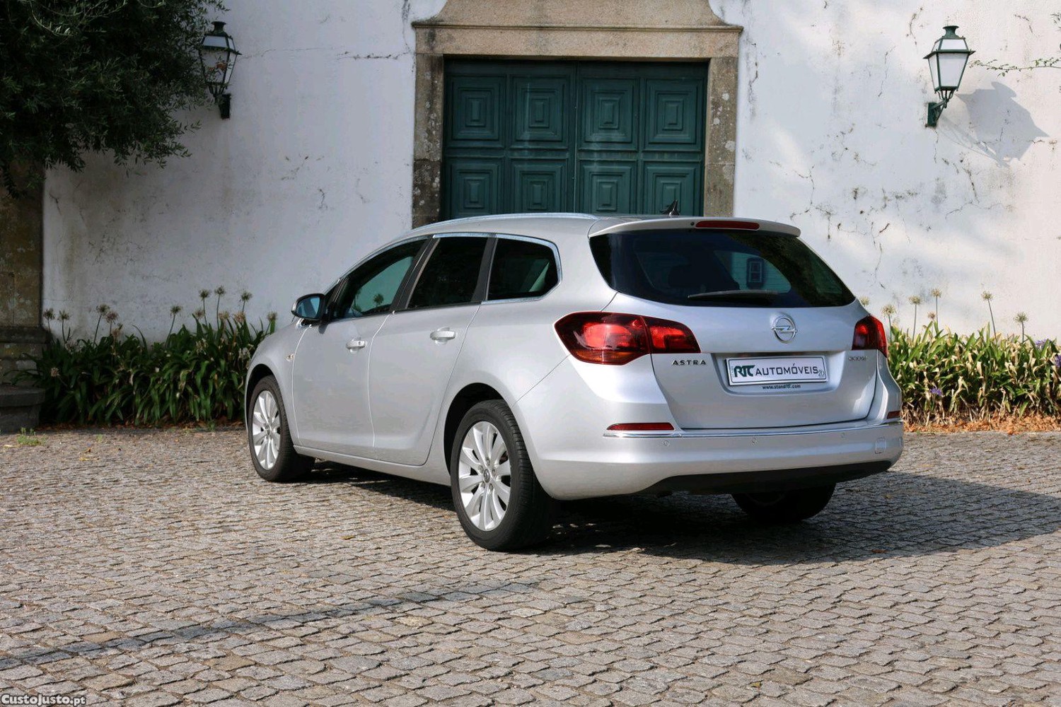 Opel Astra Sports Tourer 1.6 CDTI Cosmo — photo 2